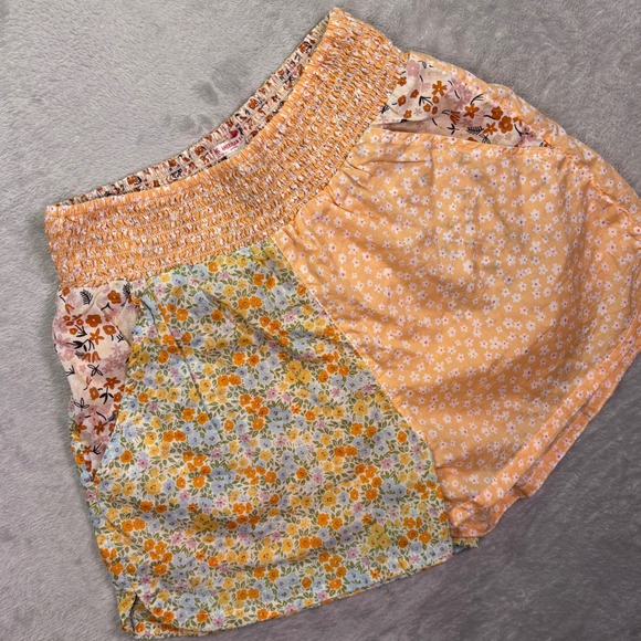 American Eagle Outfitters Pants - NWT American Eagle Women Shorts S Orange Floral Patchwork Smocked Waist 7195-800